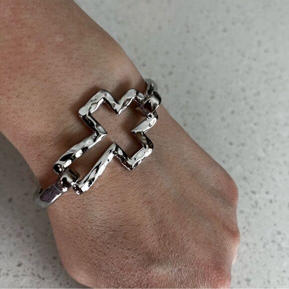 Geometric Cross Shaped Open Cuff Bracelet - Picture 7 of 13